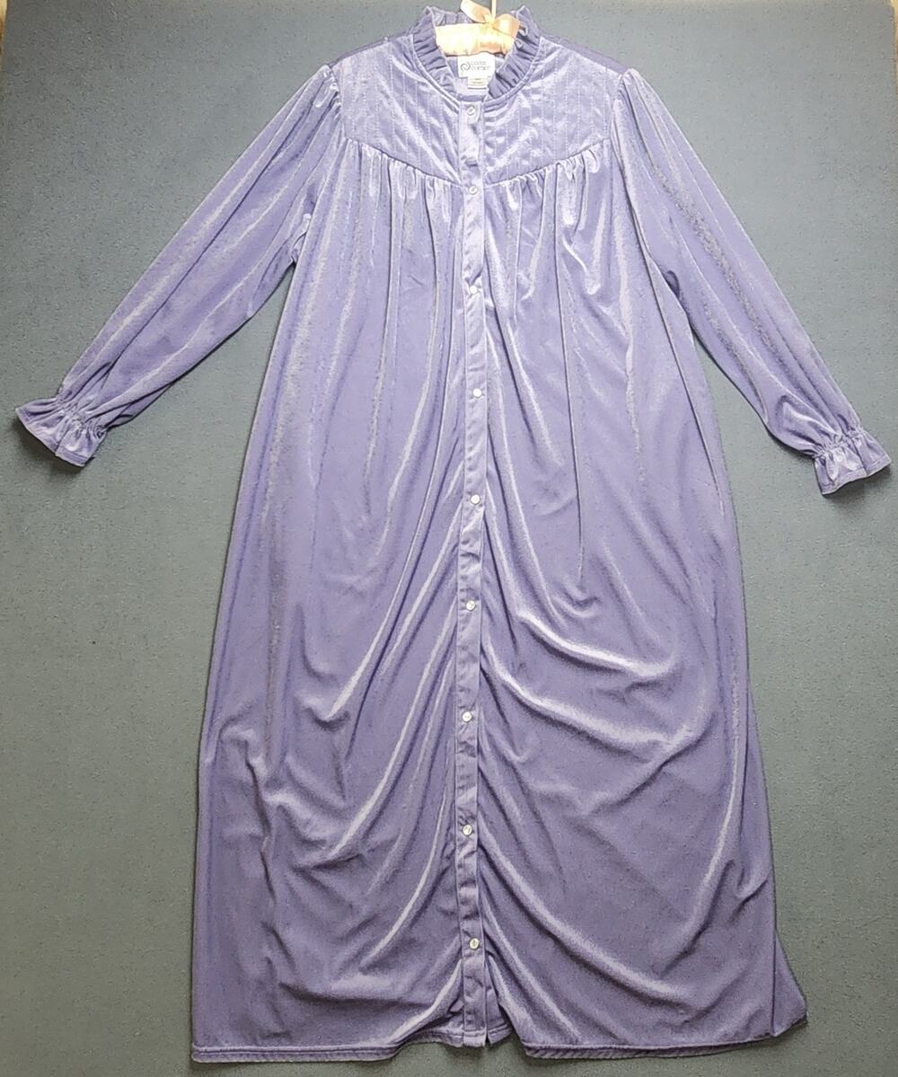 Cozee Corner Women's Velour Long Purple Pearl Snap Robe Size Medium With Pockets